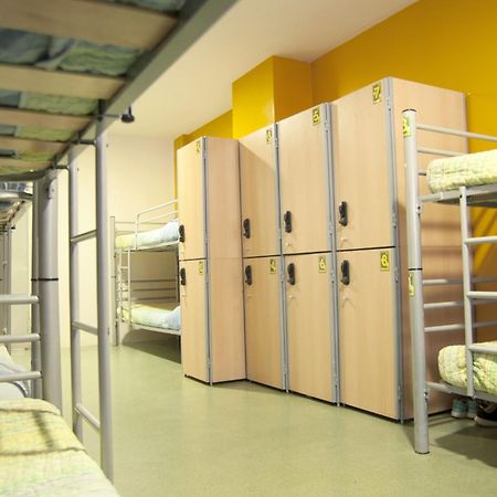 Be Dream Hostel Badalona Rum bild